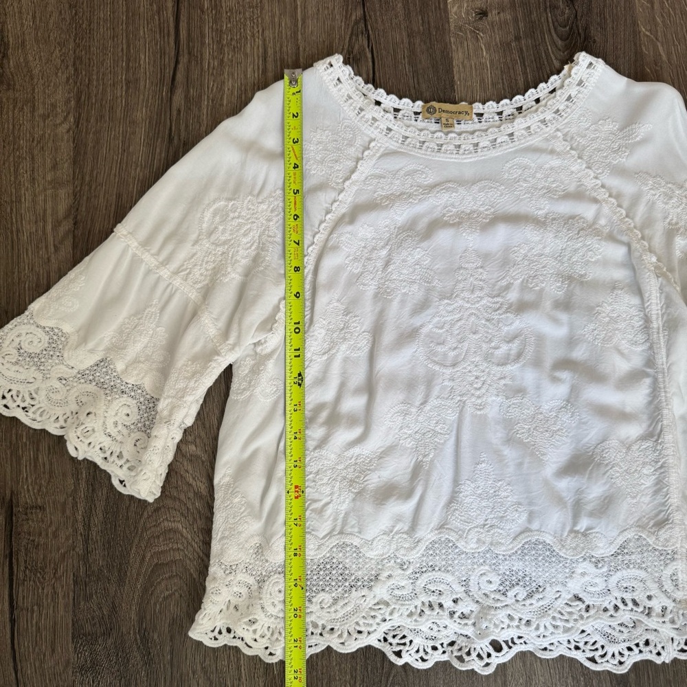 Democracy White Lace Boho Top - Picture 5 of 7